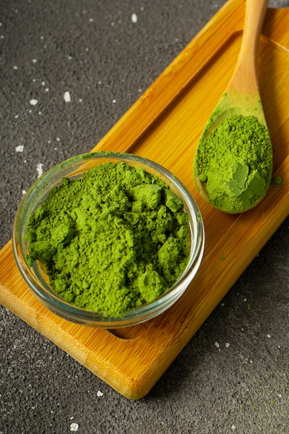 Foto messa a fuoco selettiva, polvere di tè verde giapponese matcha