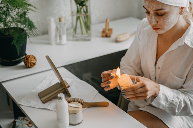 Idee per la cura di sé per la donna. routine di cura di sé di bellezza, modi per ridurre lo stress, routine di cura di sé.