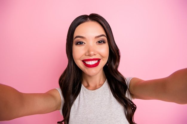 Self-portrait of her she nice attractive lovely charming cute gorgeous winsome glamorous cheerful cheery wavy-haired girl