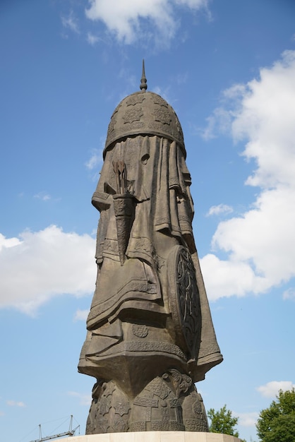Seljuk-standbeeld op het stadsplein van Konya Konya Turkiye