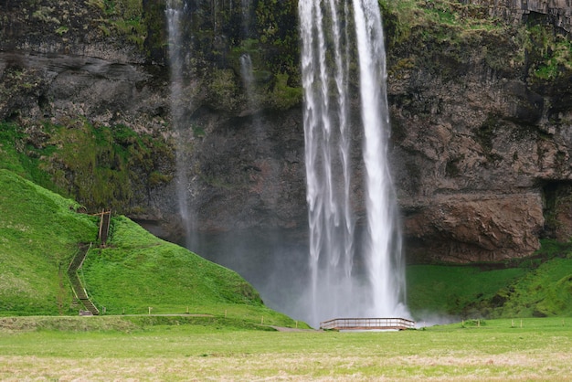 Водопад Selyalandfoss в Исландии