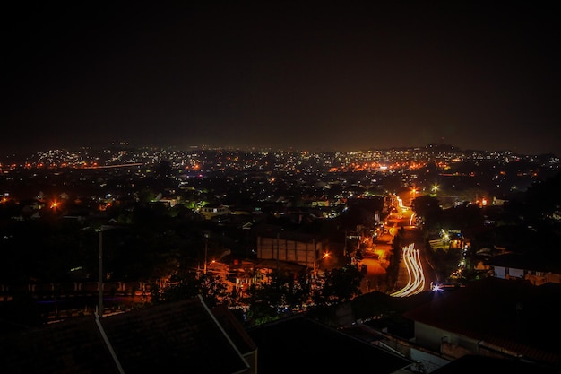 Semarang stad nachtelijk uitzicht van boven