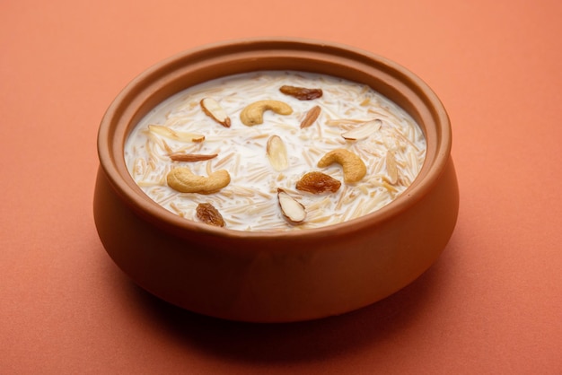 Semiya payasam of shewai of sewai Khir of seviyan Kheer is een Indiaas snoepje gemaakt met vermicelli, melk, ghee, suiker of rietsuiker, rozijnen en noten