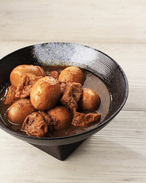 Semur Telor Tahu, is Indonesian Traditional Dish Made from Boiled Egg adn Fried Tofu, add Soy Sauce. This Dish is Kind of Comfort Food in Indonesia