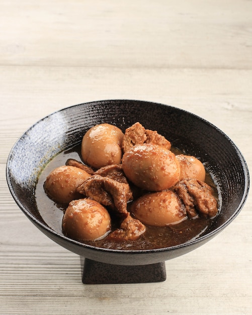 Semur telor tahu, is indonesian traditional dish made from
boiled egg adn fried tofu, add soy sauce. this dish is kind of
comfort food in indonesia