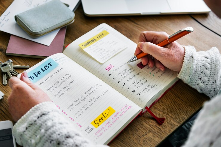 Foto senior adult planning agenda kalender concept