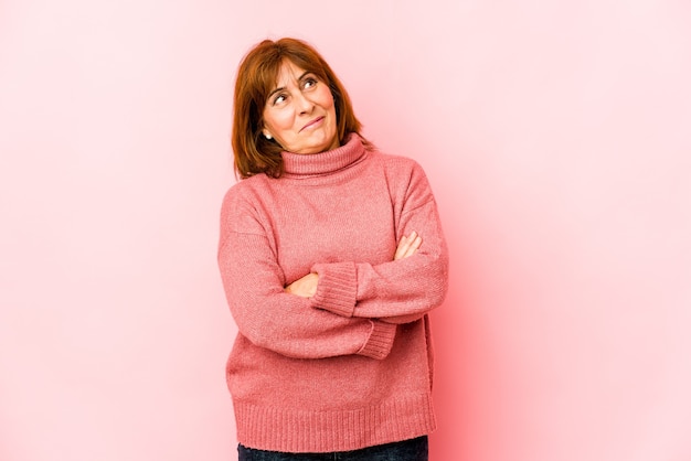 Senior caucasian woman isolated dreaming of achieving goals and purposes