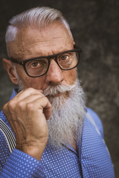 Senior hipster man portret