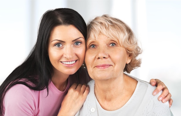 Senior volwassen familie vrouwen moeder mensen dochter lachend