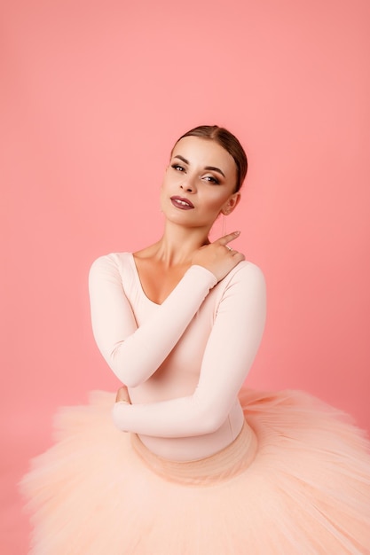 Sensuele ballerina poseren in studio