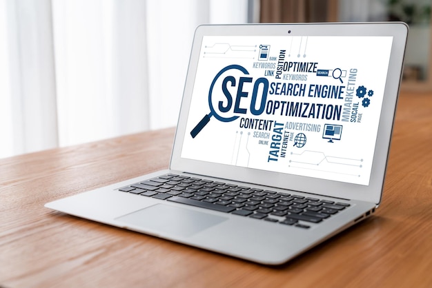 コンピューター画面に表示される最新の e コマースおよびオンライン小売ビジネス向けの SEO 検索エンジンの最適化
