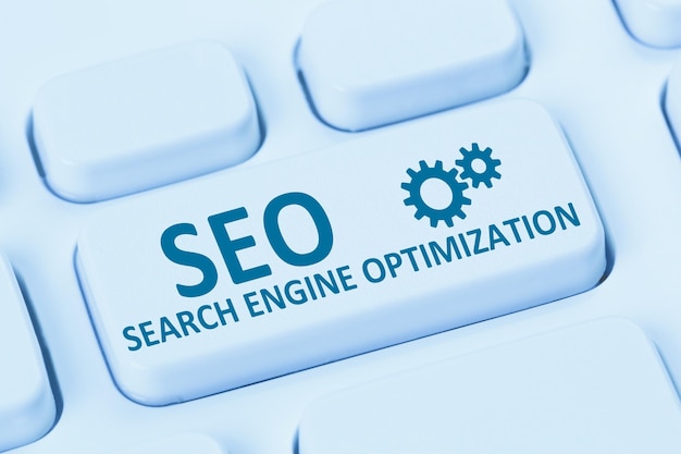 SEO поисковая оптимизация веб-сайты результаты интернет синяя компьютерная клавиатура