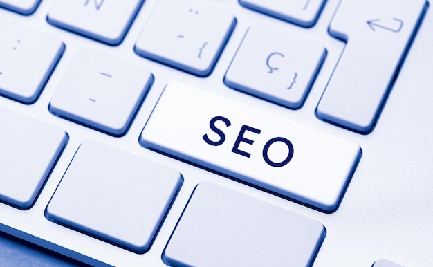 SEO Word на клавиатуре компьютера