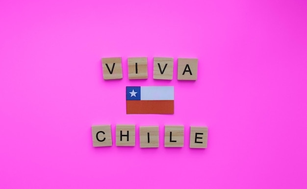 Фото 18 сентября день независимости чили viva chile флаг чили минималистичный баннер с надписью деревянными буквами