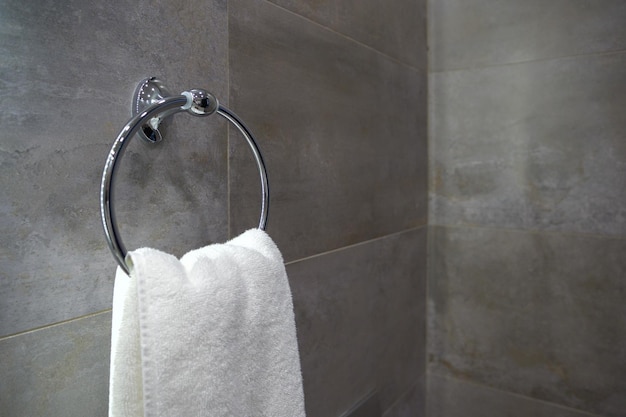 Photo serene towel scene in a modern bathroom