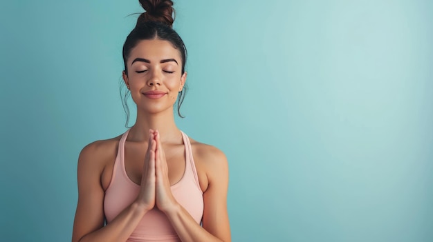 Foto un sereno istruttore di yoga che tiene con grazia una postura che emana un'energia calma e pacifica