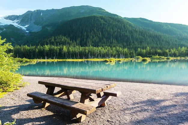 Serenity-meer in de toendra van Alaska