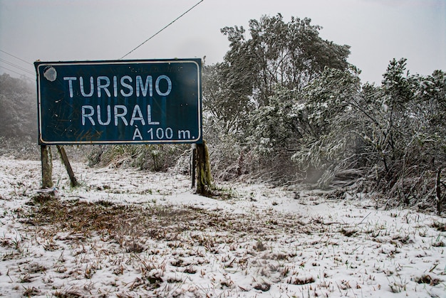 ブラジル南部のサンタカタリーナ島は、歴史上最大の雪現象の1つです。