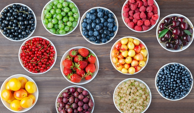 A set of berries in the round plates