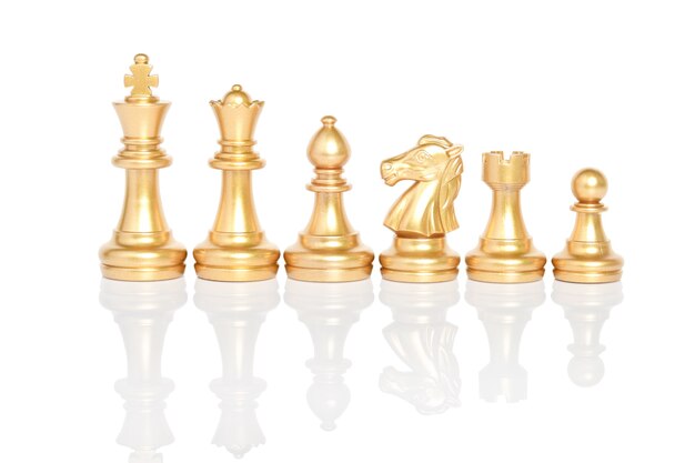 チェスの駒のセット、白いbackground.clippingパスで分離されたチェス盤ゲーム。