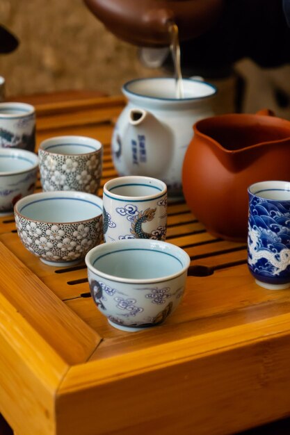 Набор фарфоровой посуды на чайной церемонии