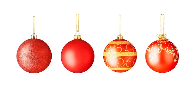 白い背景で隔離のクリスマスツリーの装飾の赤いボールのセットです。