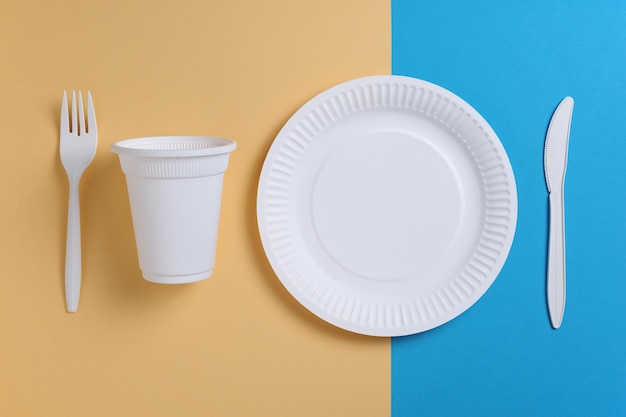 Set of disposable tableware