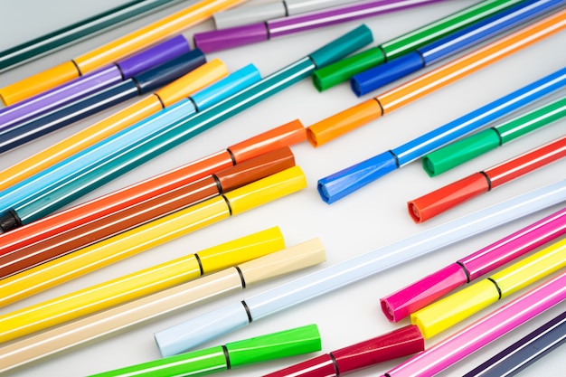 Set of multi-color felt-tip pens