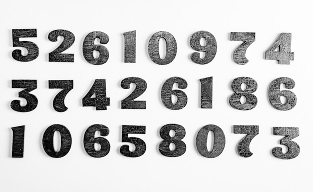 Photo a set of numbers on a white background