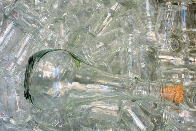 Фото Набор пустых маленьких прозрачных бутылок