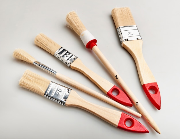 Set of painting brushes and bristles