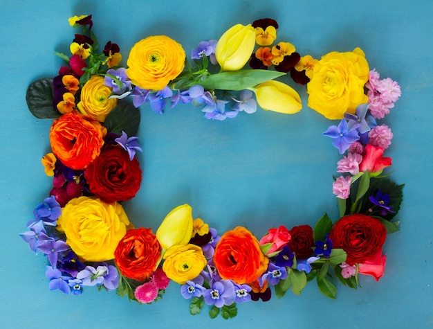 Set van kleurrijke vers gesneden bloemen