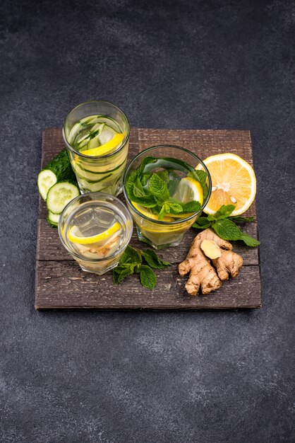 Set van verschillende gezonde detox water