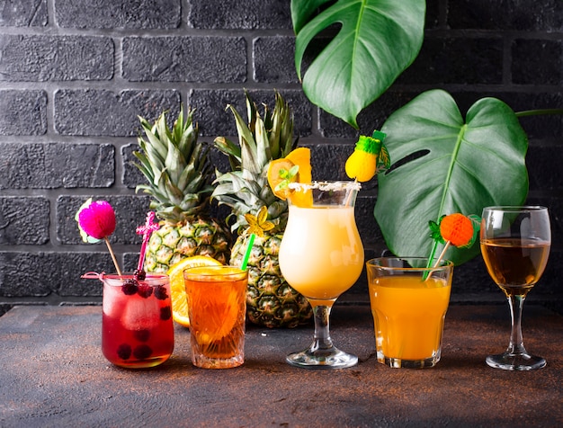 Set van verschillende zomercocktails