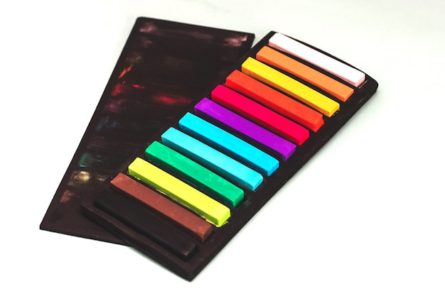 Set veelkleurige droge pastels voor schilderen en creativiteit.