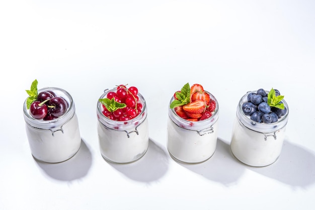 Set yoghurt met zomerbes