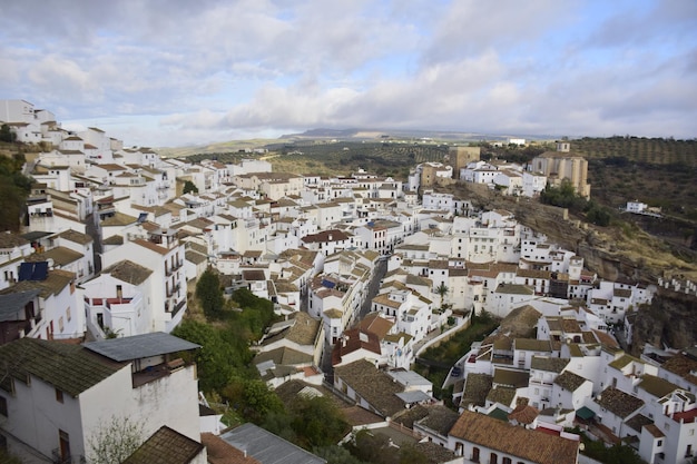 Setenil de las Bodegas Spain 08 11월 2019 Setenil de las Bodegas 마을 스페인 안달루시아의 아름다운 하얀 마을 중 하나