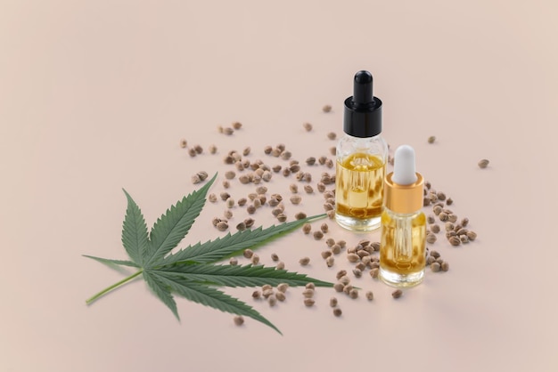 Sets gelegaliseerde marihuanafuncties met cbd-olie in fles met druppelaar