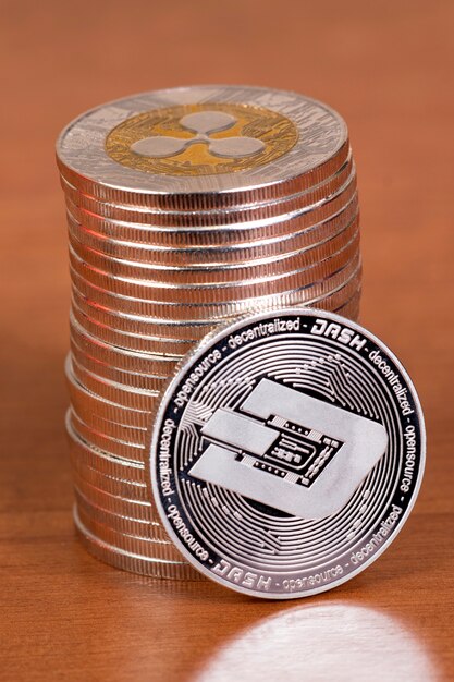 Several aligned ripple coins