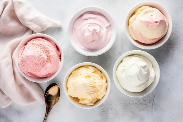 Foto diversi gelati sono in un contenitore con gelato