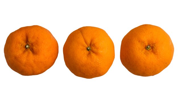 Photo several ripe oranges isolated on white background