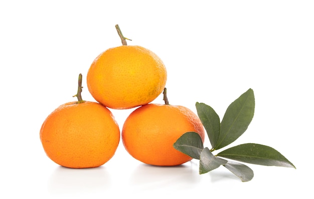 Several tangerines lined up