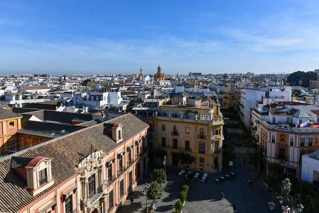 Photo seville city skyline as seen from the giralda by the cathedral of seville spain