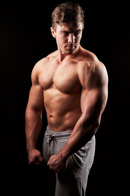 Sexy muscular fitness man