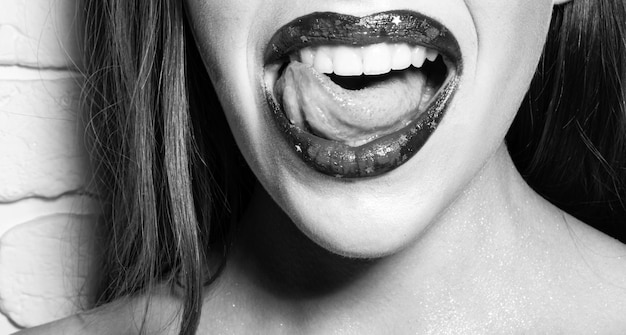 Foto sexy volle lippen glans van lippen en vrouwen mond sensuele lippen