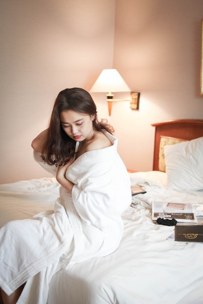 Sexy wakker meisje in het hotel