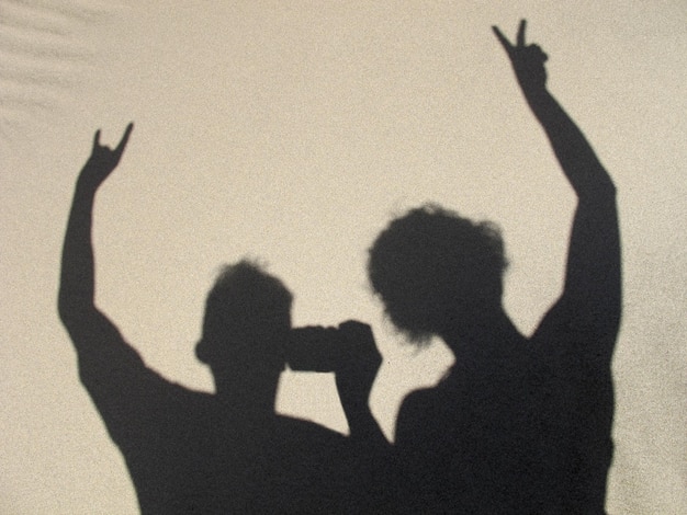 Photo shadow of couple at the beach