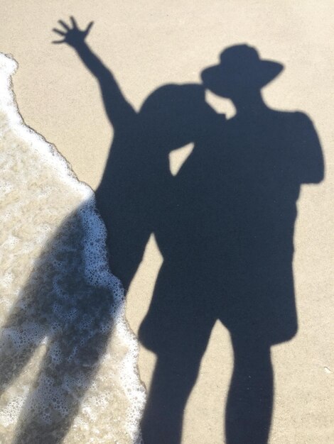 Photo shadow of man on wall