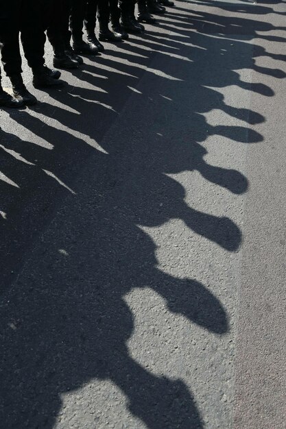 Foto ombra di persone per strada