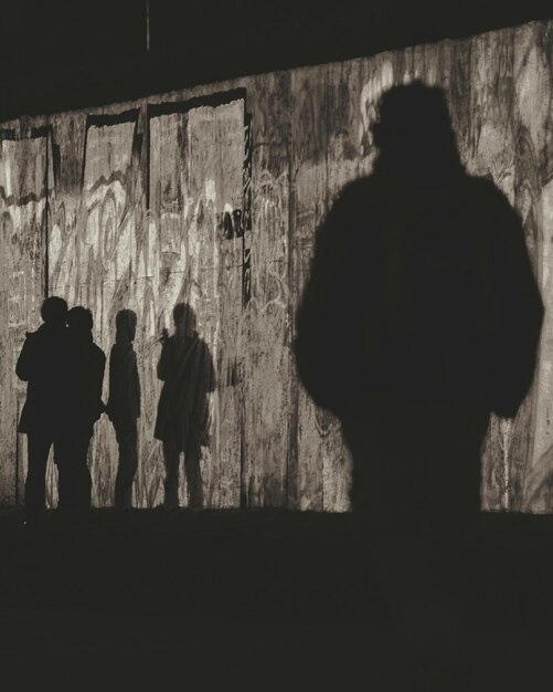 Foto ombra di persone sul muro